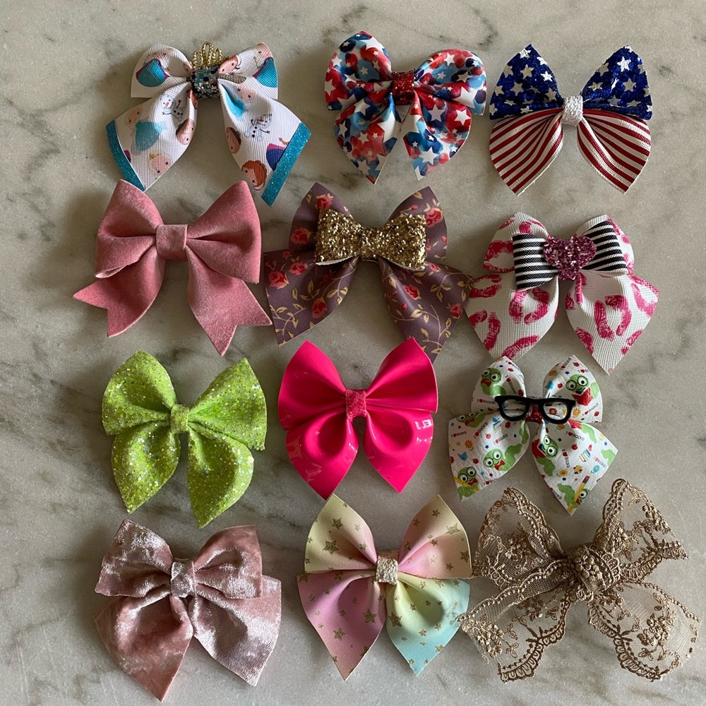 Variety of sailor styled bows all on clips
